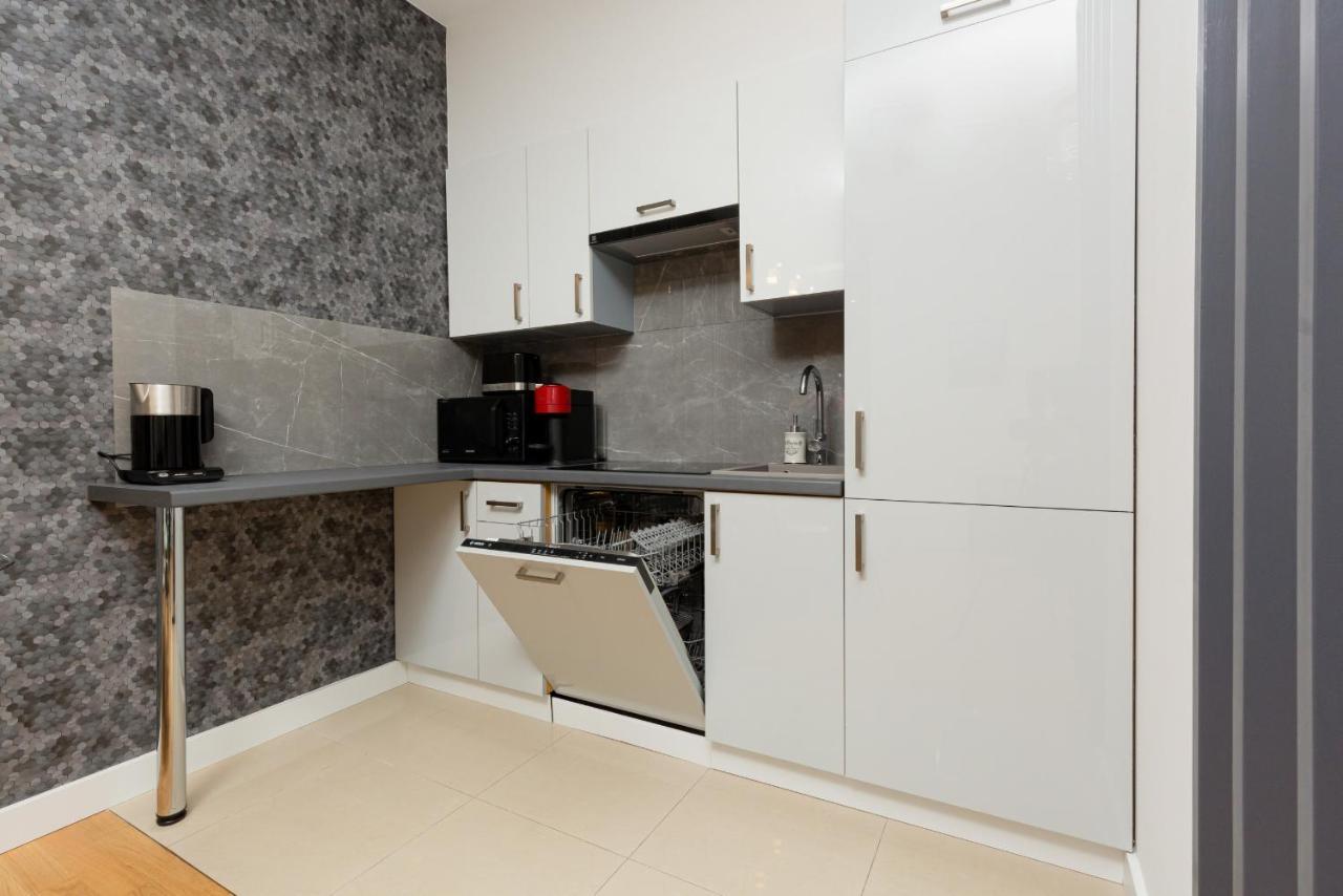 Park Arkadia Apartment With Parking Mokotow By Noclegi Renters Varsó Kültér fotó